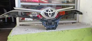 Toyota Auris 2017 Grill