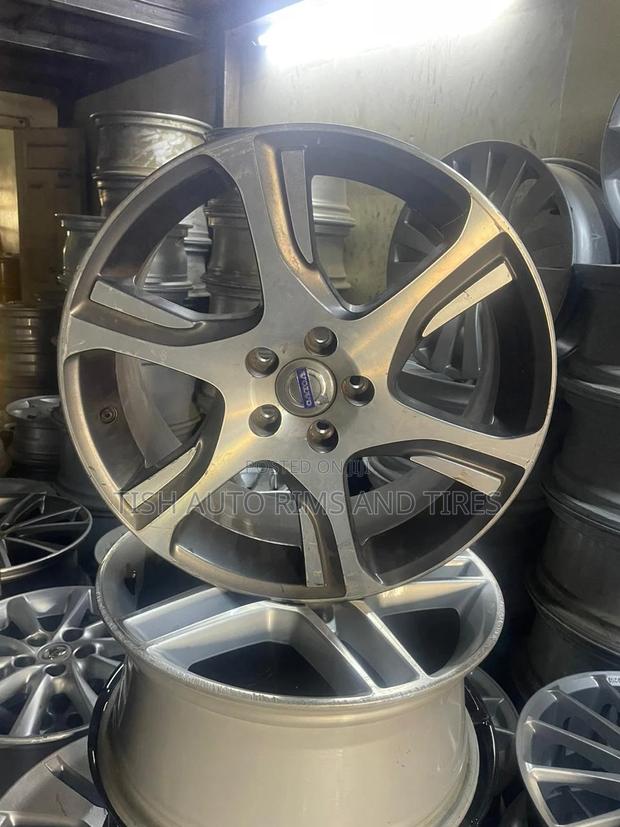 Original Volvo 18 Inch Rims Set