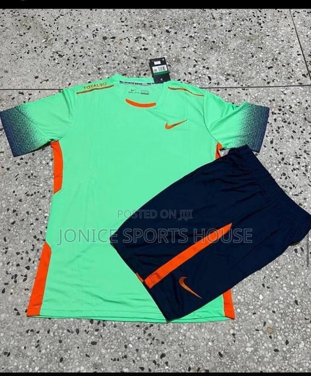 Quality Football Uniforms - thumbnail 4