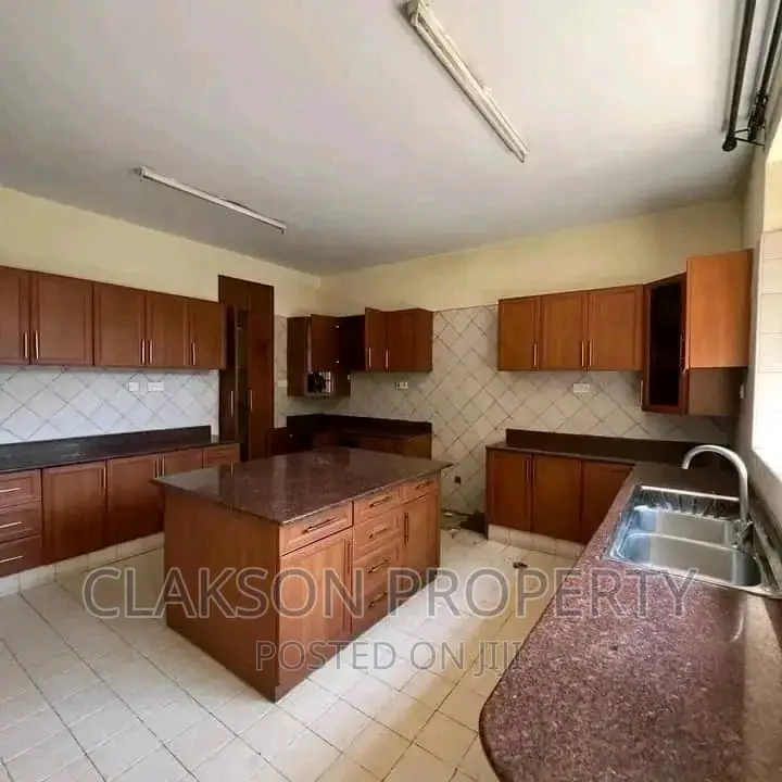 5bdrm Townhouse / Terrace in Lavington for rent