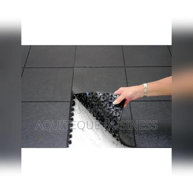 Gym Rubber Tiles. Interlocking - main view