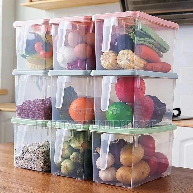 Storage Container With an Airtight Plastic