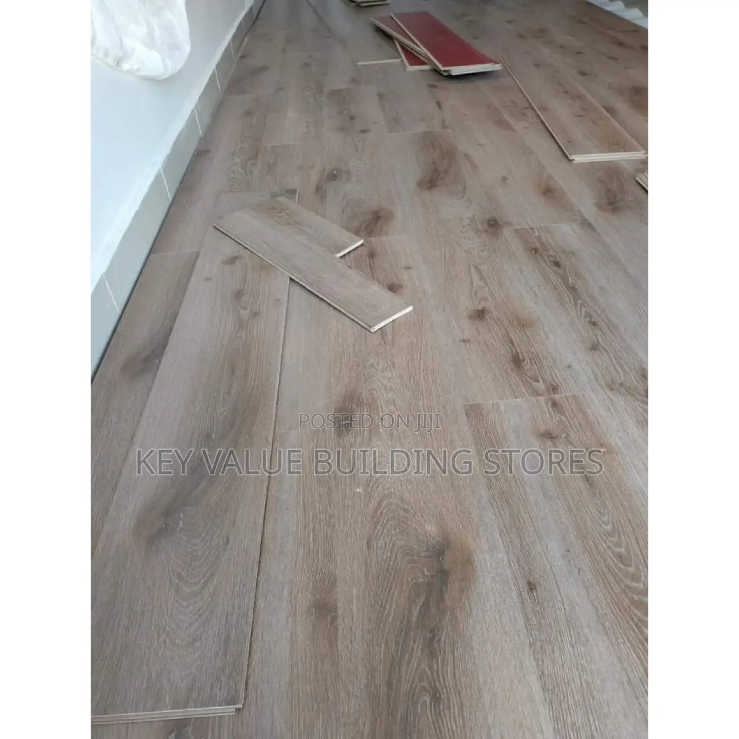 Laminates Floor Tiles