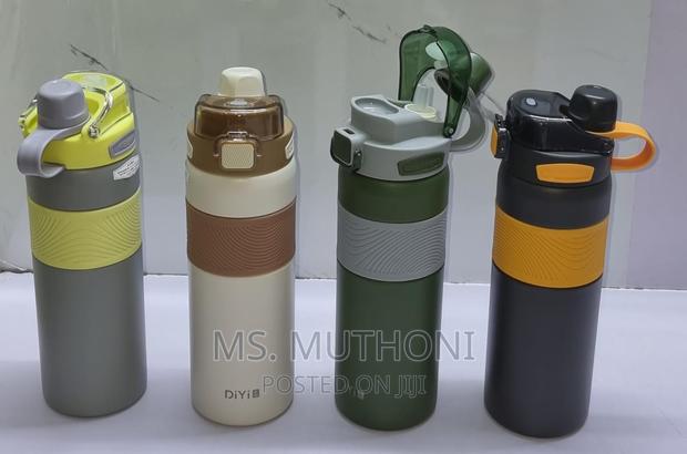 Diyi 800ml Lid Lock Straw Thermocup Bottle - thumbnail 2