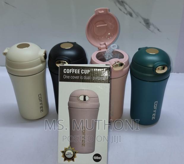 Ubreakable Golden Lock Thermocup With Duo Purpose Cover