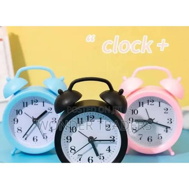 Alarm O'Clock With Larg Analogue Battery - main view