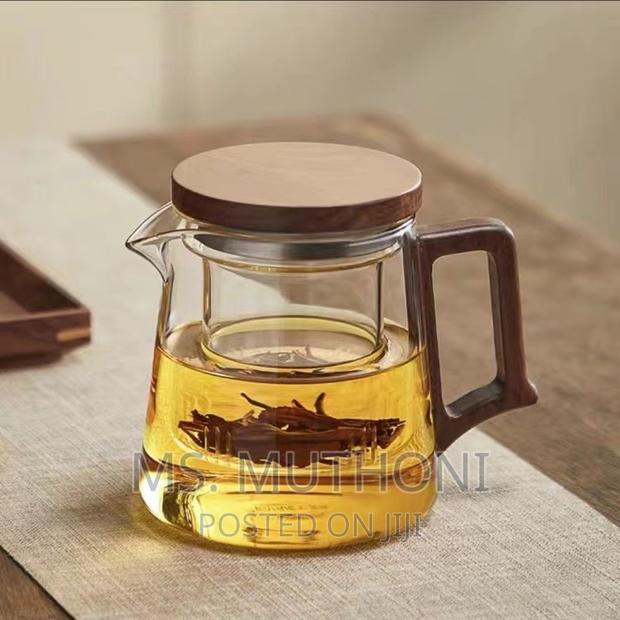 550 Ml High Borosilicate Teapot With Walnut Handle* - main view