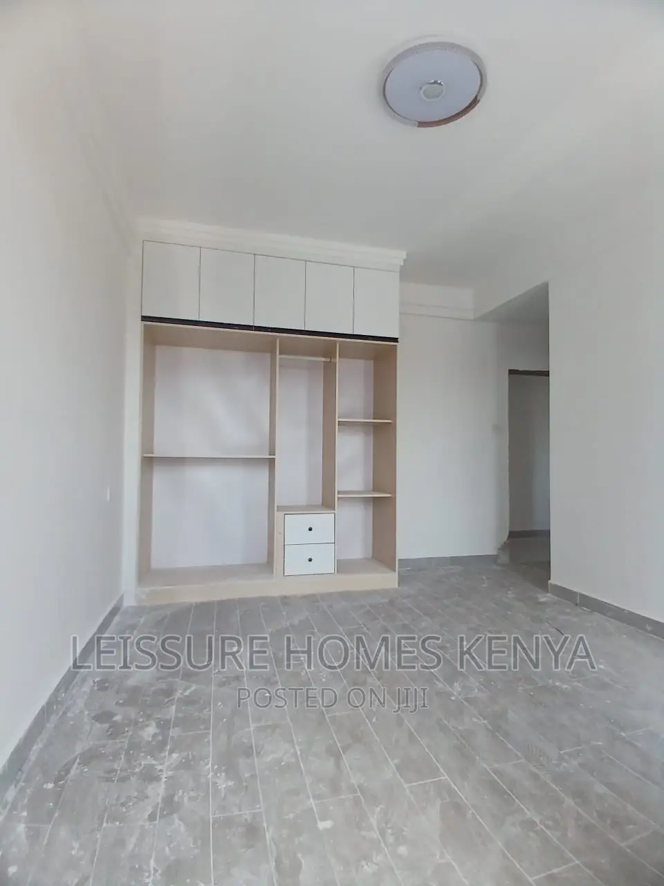 3bdrm Apartment in Gateway Mall Area for sale