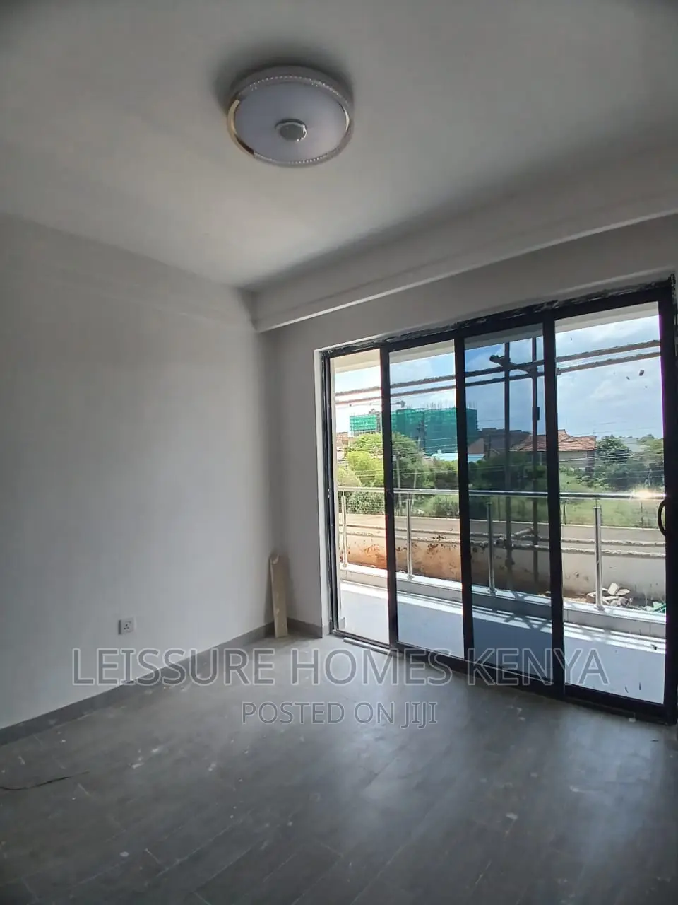 3bdrm Apartment in Gateway Mall Area for sale