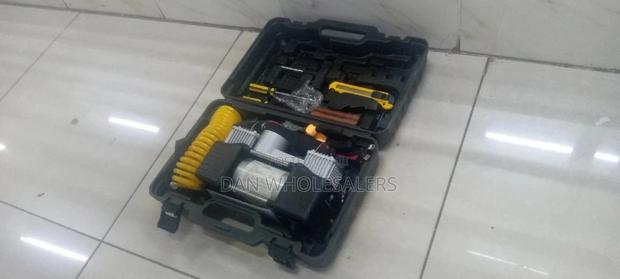 12 Votes 2 Cylinder Air Compressor/Tyre Inflator