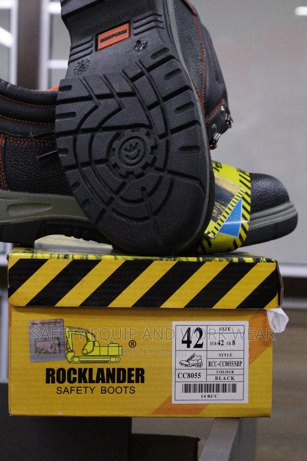 Get Durable Rocklander Safety Boots For Warehouses - main view