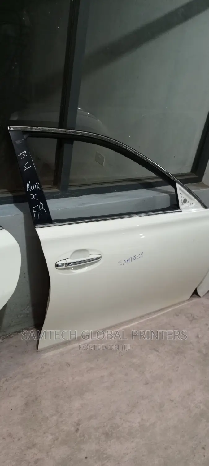 Acquirable Mark X Front Right Door**//! 