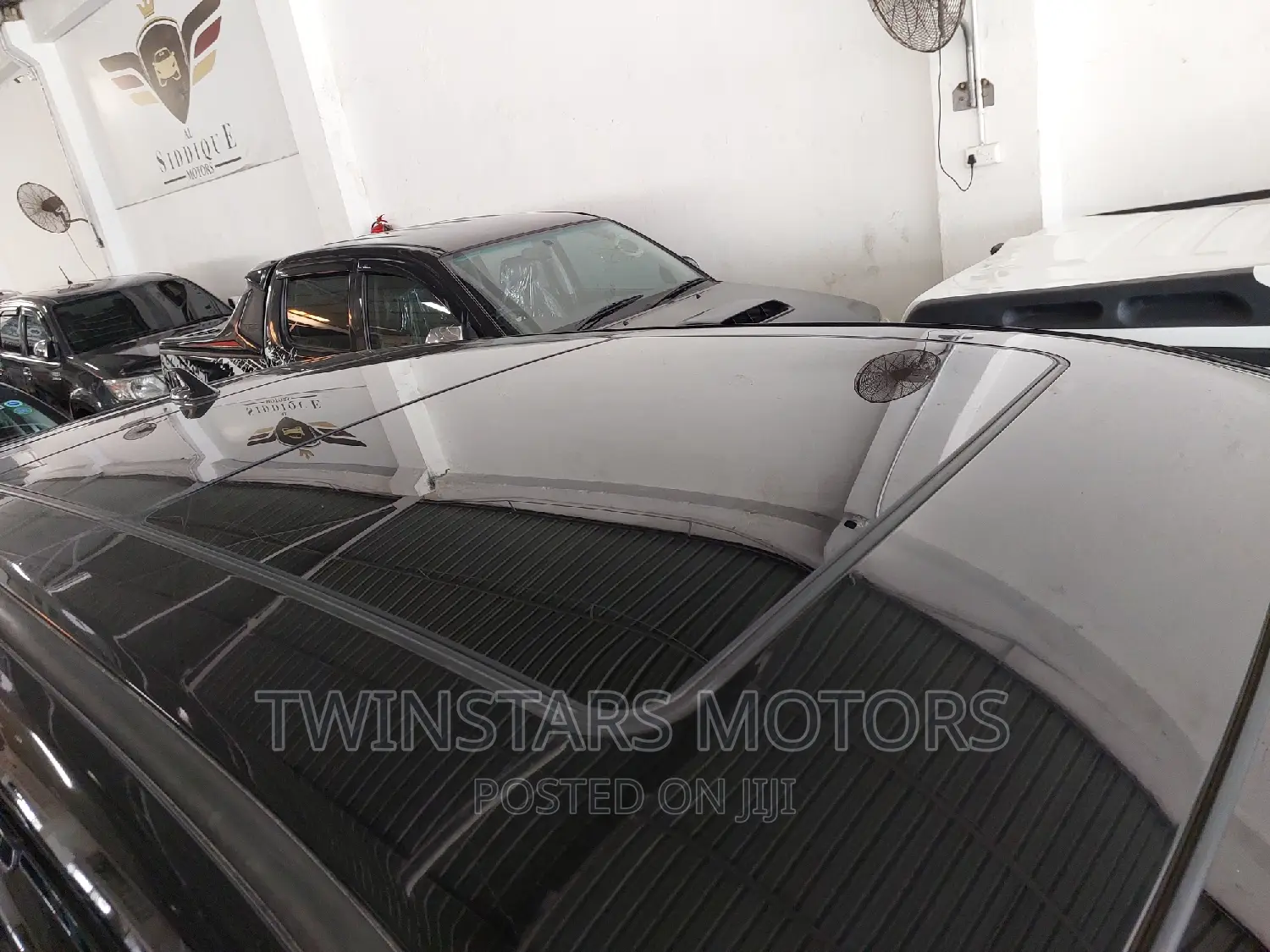 Toyota Harrier 2.0 2017 Black