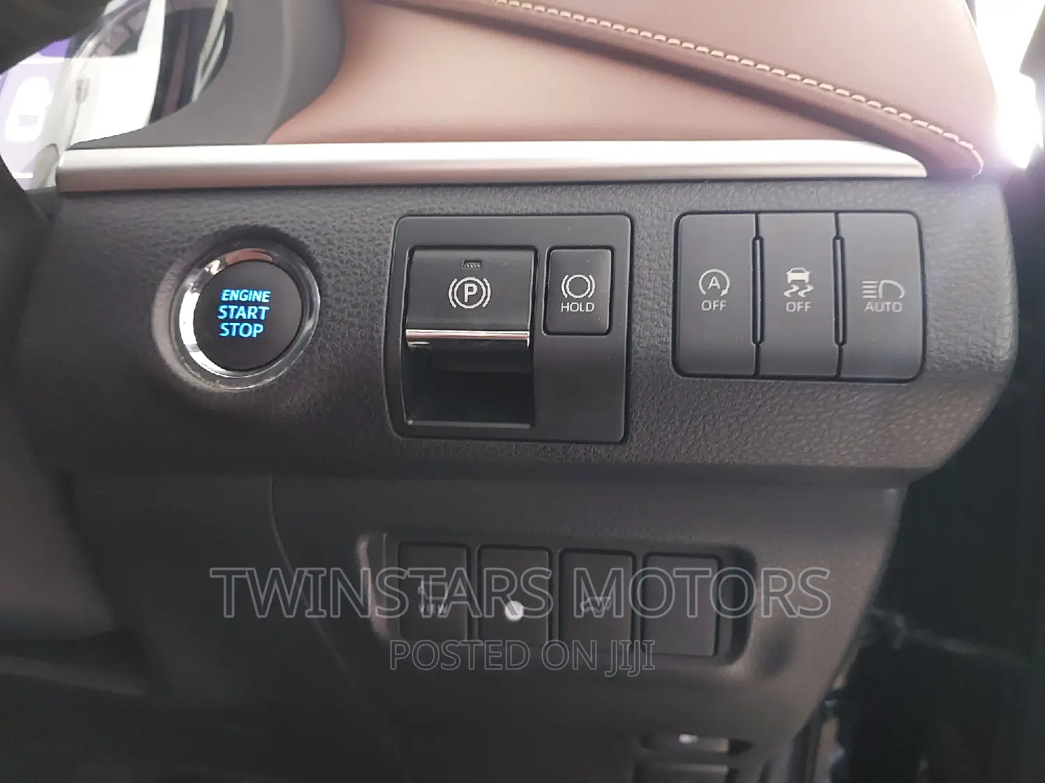 Toyota Harrier 2.0 2017 Black
