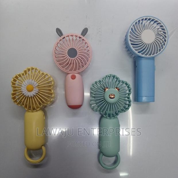 Exquisite Handheld Fans - thumbnail 2