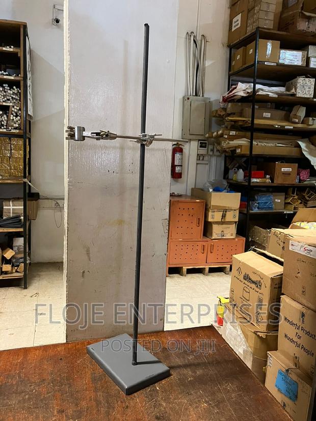 Retort Stand Complete With Clamp and Boss Head - main view