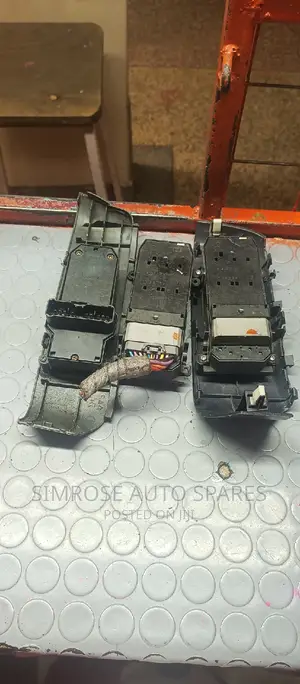 Honda Fit Main Door Switch.