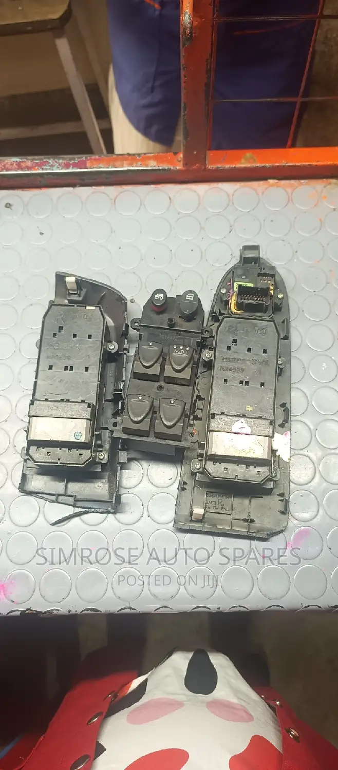 Honda Stream Main Door Switch.