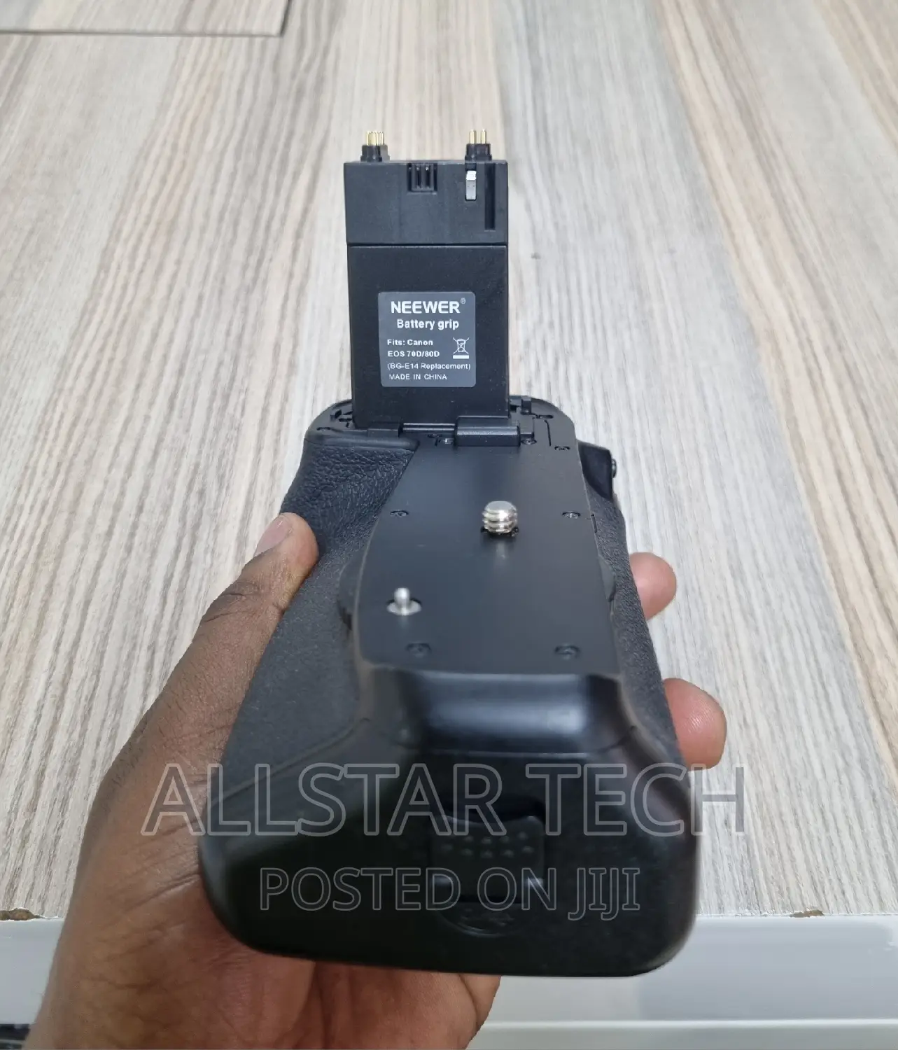 NEEWER BG-E14 Replacement Battery Grip for Canon EOS 70D 80D