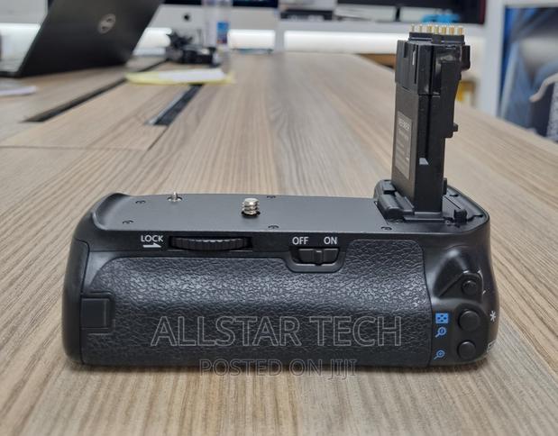 NEEWER BG-E14 Replacement Battery Grip for Canon EOS 70D 80D - thumbnail 4