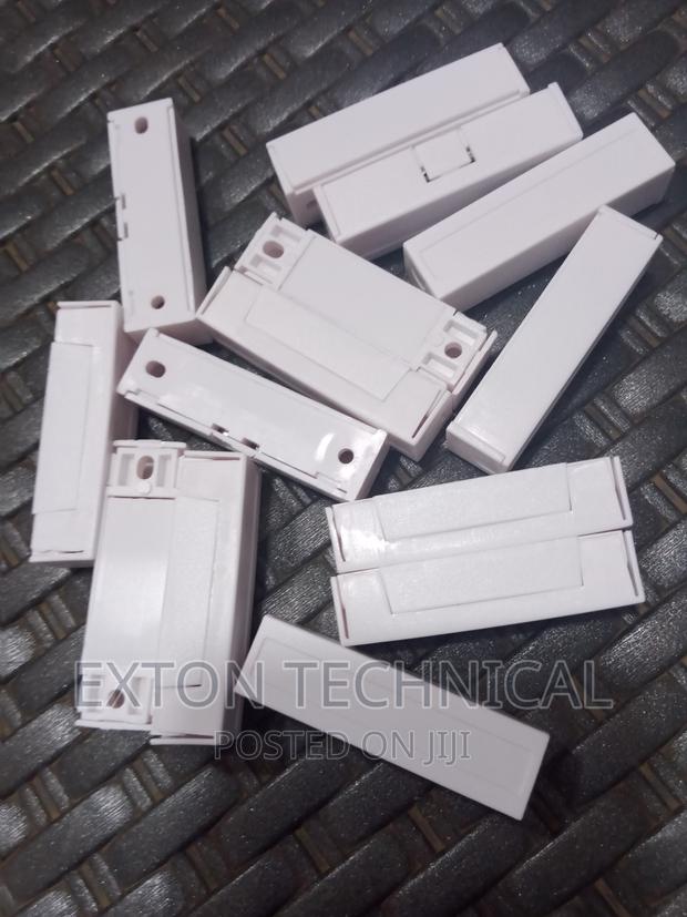 Wired Door Magnetic Plastic Contact - main view
