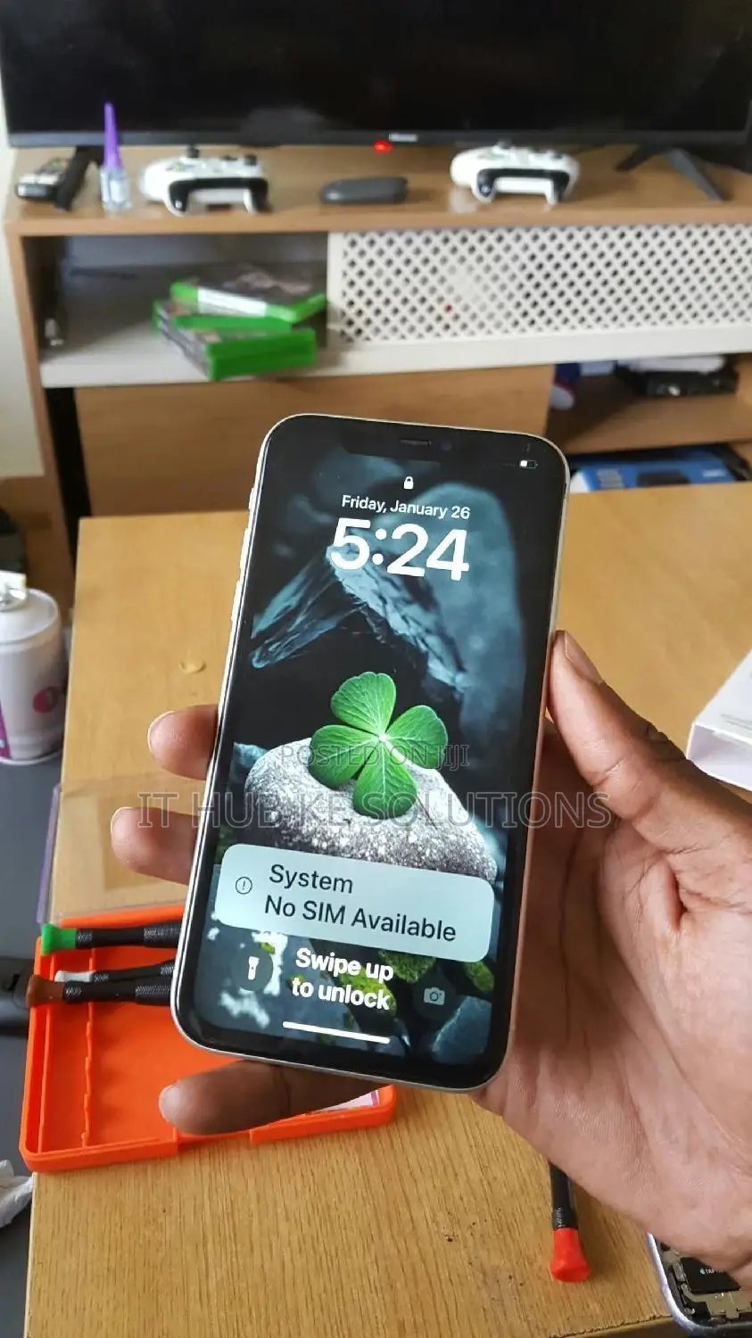 Replace Your Old iPhone Chasis and Give It a Brand New Look