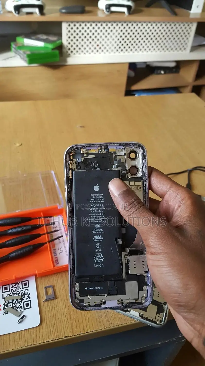 Replace Your Old iPhone Chasis and Give It a Brand New Look