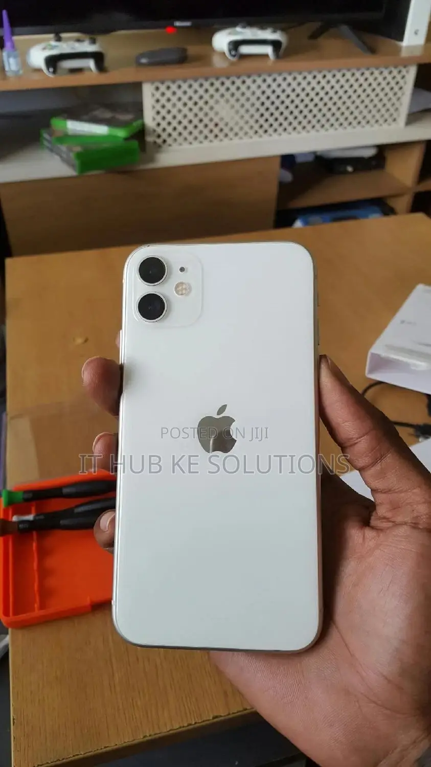 Replace Your Old iPhone Chasis and Give It a Brand New Look
