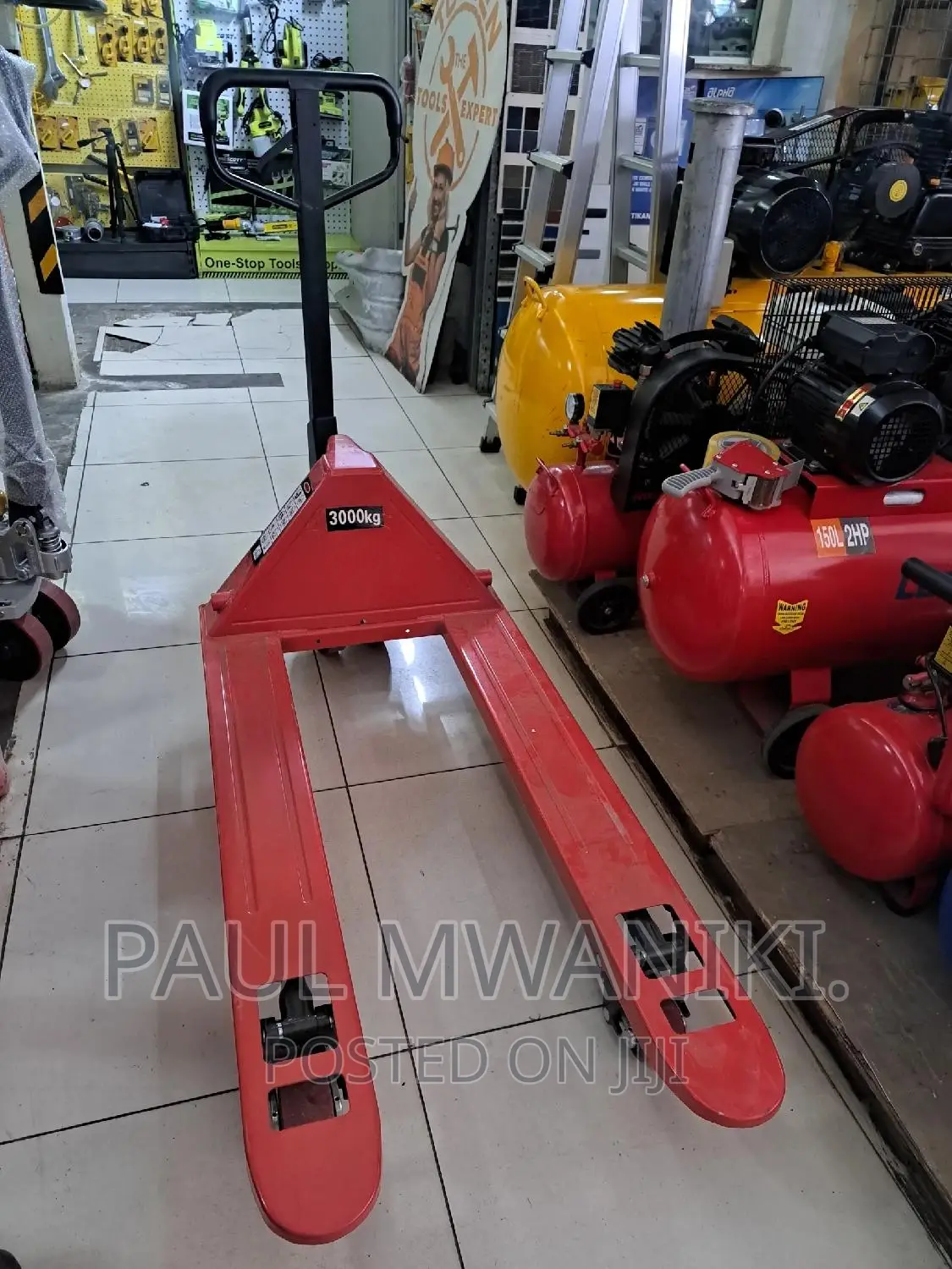 Hand Pallet Truck 3t Model BF30
- Hydraulic Pump 3000kgs.