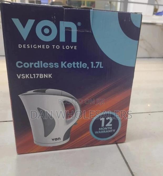 White and Black Von 1.7L Cordless Kettle