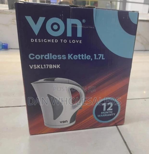 White and Blackvon 1.7L Cordless VSK