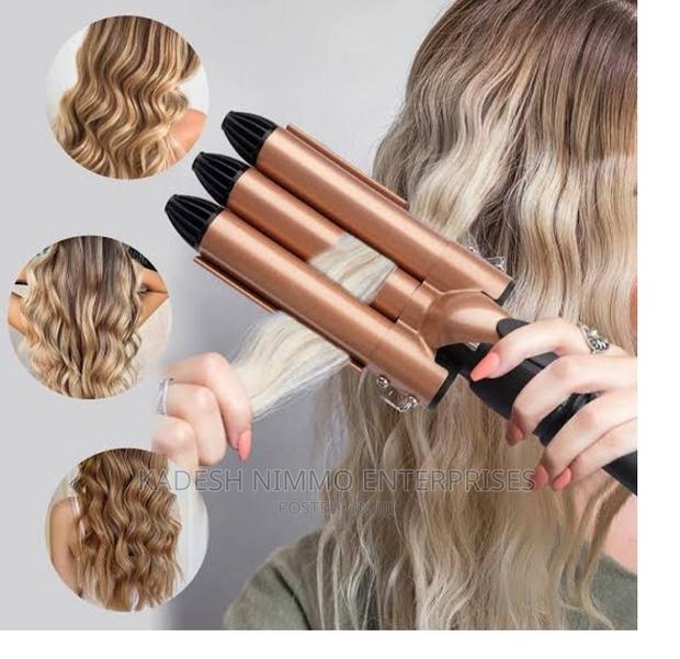 Hair Curler With Tripple Barrel Iron - main view