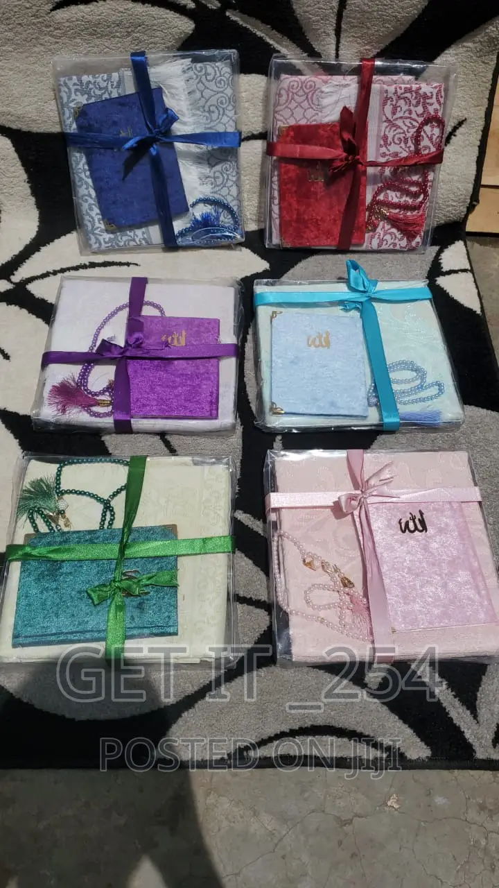 *3 in 1 Prayer Mat Set*
*Consists Of*
Tasbih
Praye