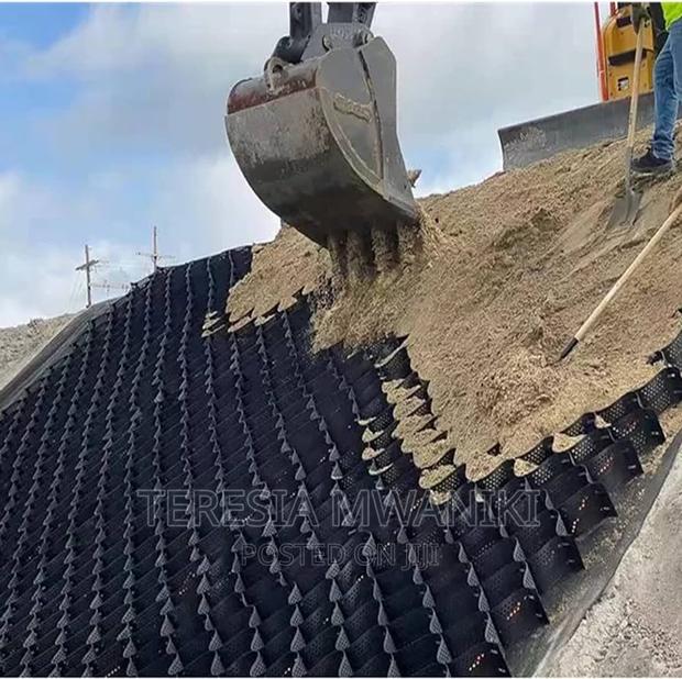 3D HDPE Geoweb Geocells for Erosion Control - thumbnail 2
