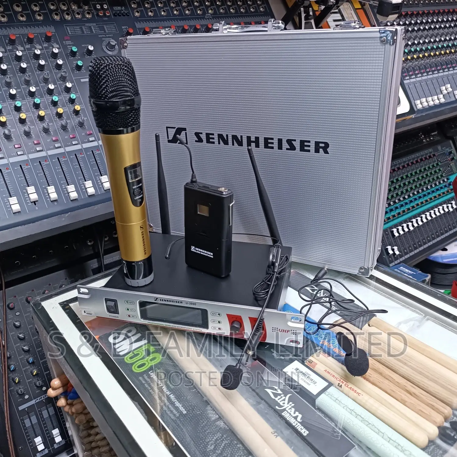 Sennheiser 1 Handheld 1 Tie 1 Headrest Wireless Microphone