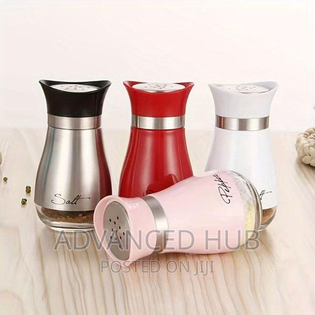 Salt Shaker - thumbnail 2