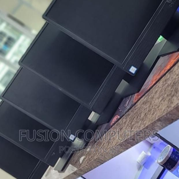 Desktop Computer Dell 8GB Intel Core I5 SSD 256GB - main view