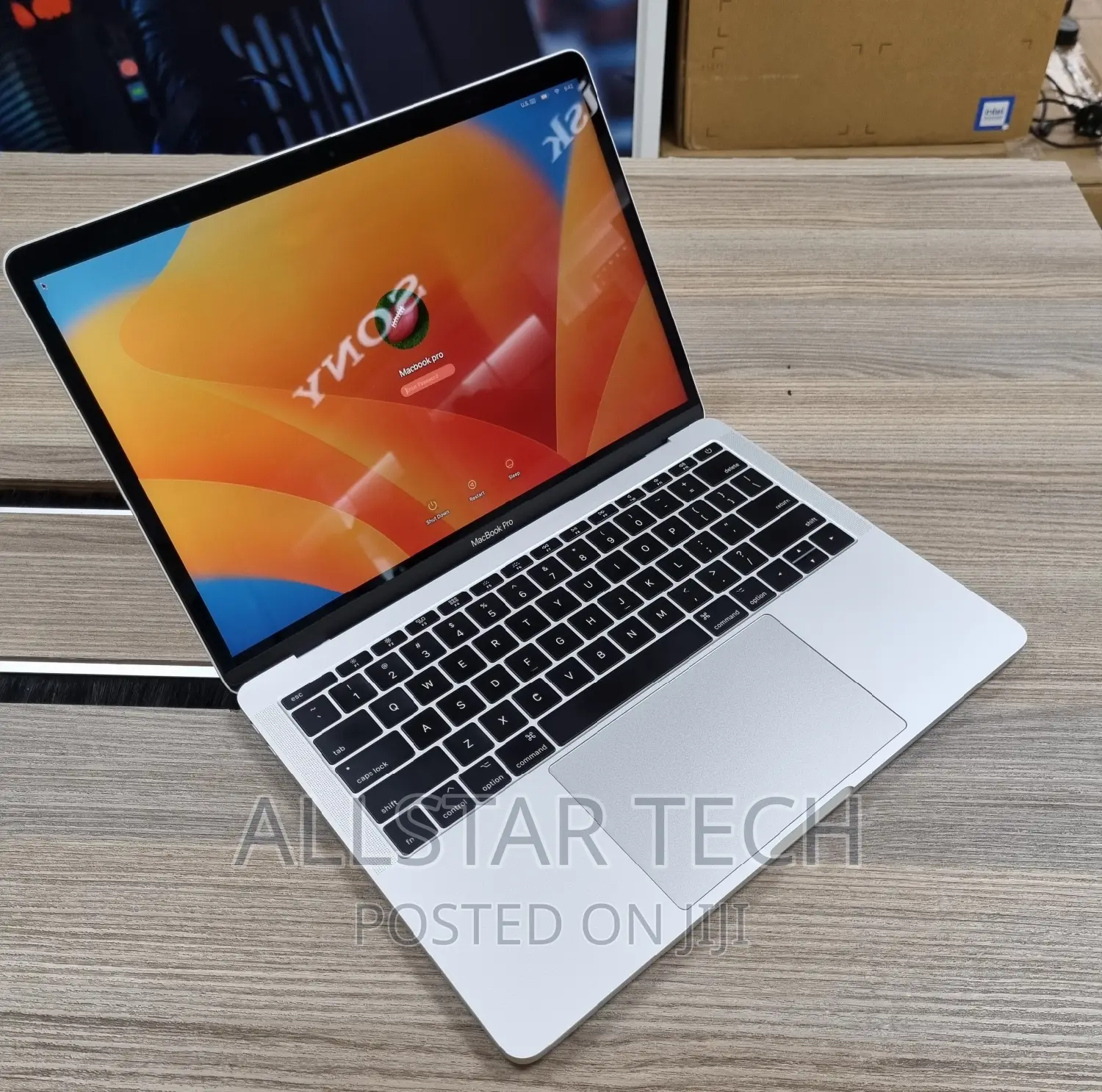 Laptop Apple MacBook Pro 2017 16GB Intel Core I7 SSD 512GB