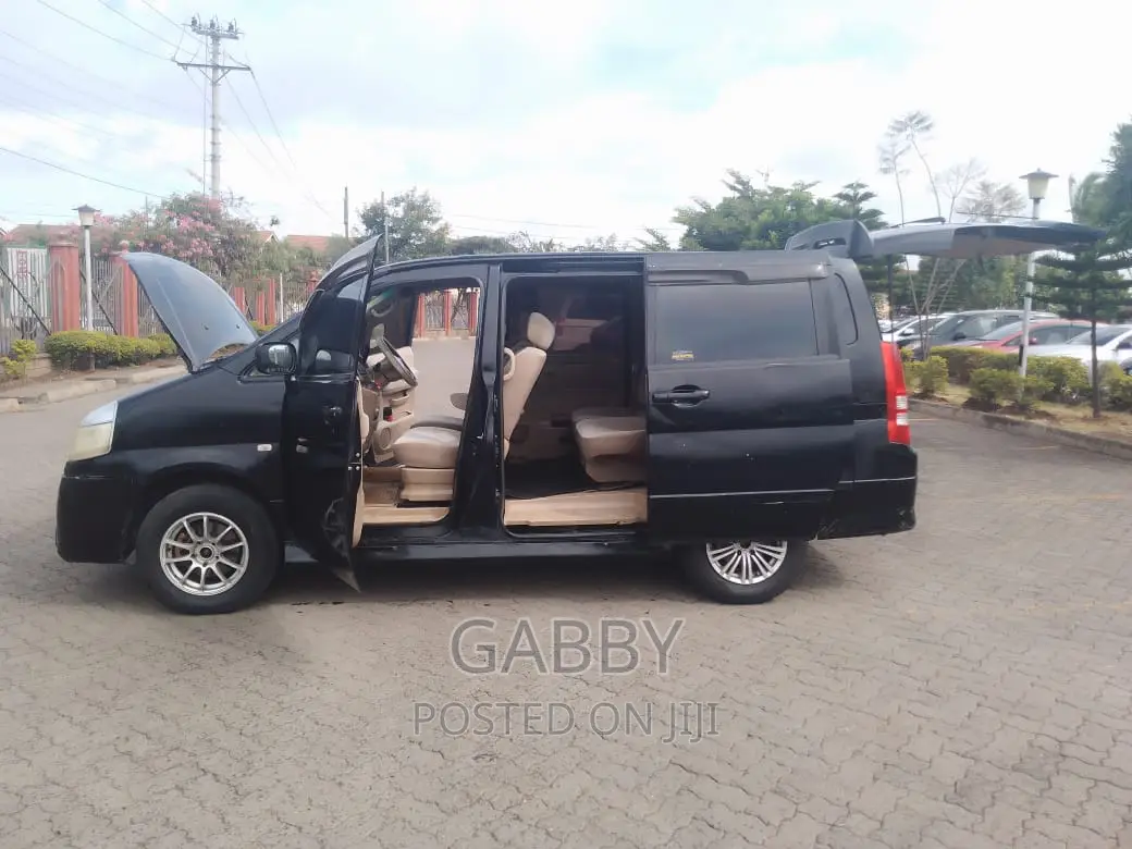 Nissan Serena 2006 Black