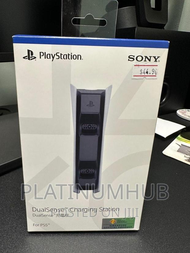 Dualsense Charging Station R3q - main view