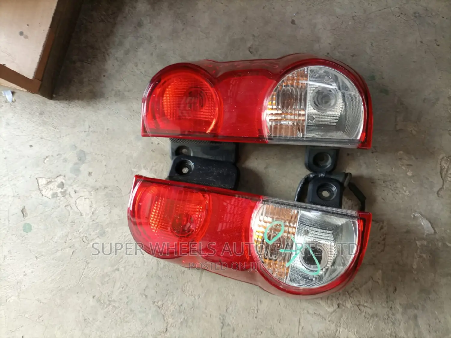 Tail Light Nv200