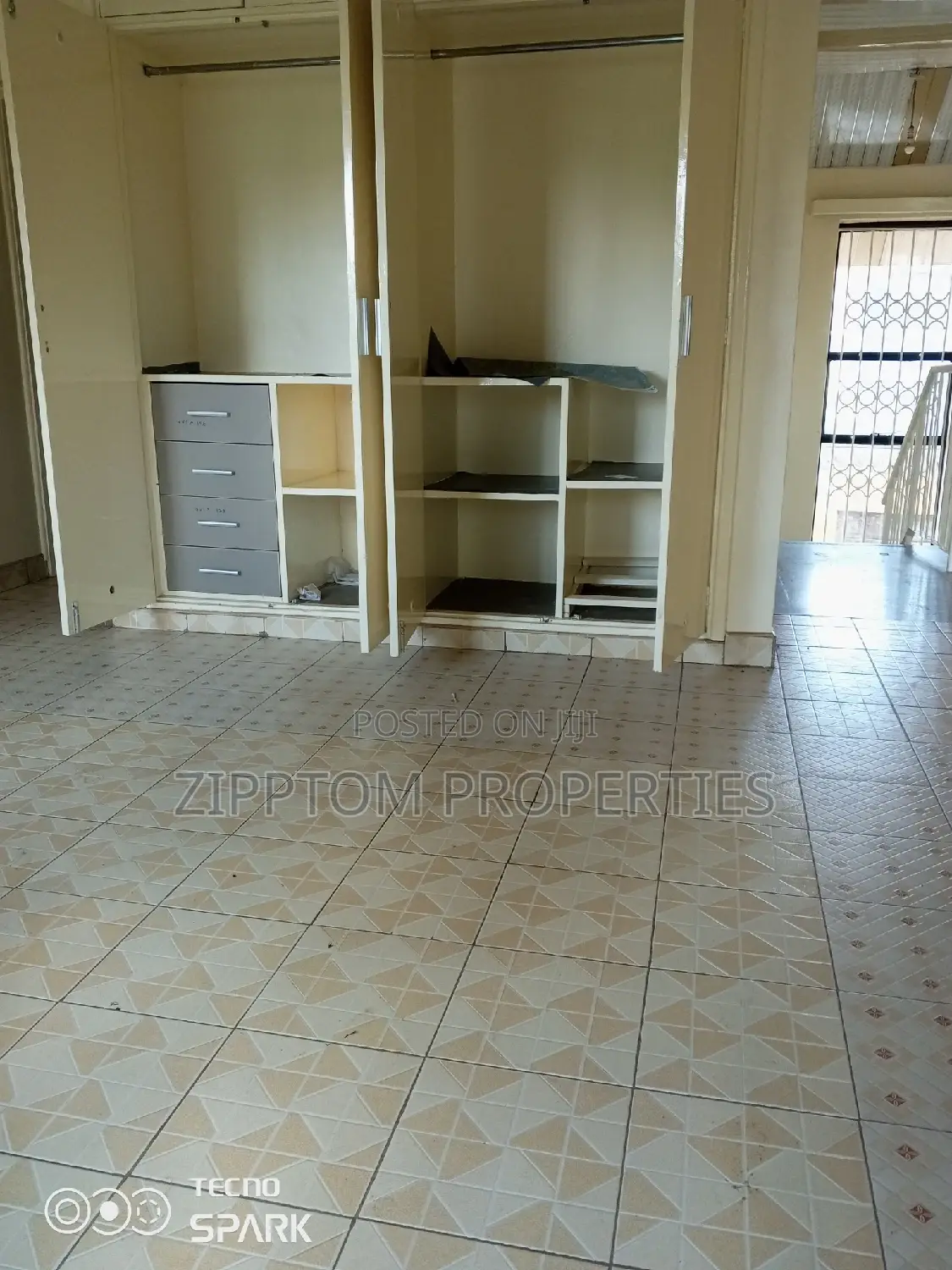4bdrm Maisonette in Madaraka for rent