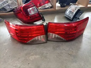 Taillight Toyota Avensis 2013