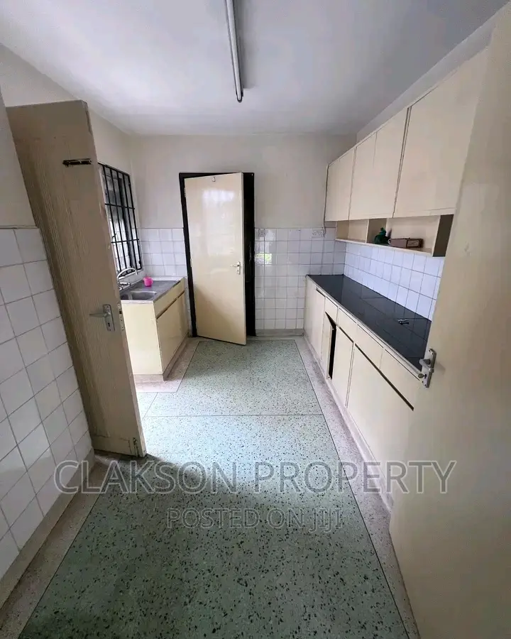 6bdrm Maisonette in Kilimani for rent