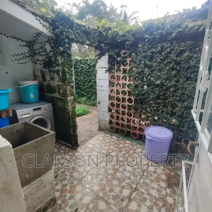 4bdrm Maisonette in Lavington for rent