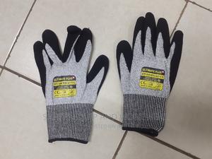 Cut Resistant Gloves- Used In Puncture Resistant - thumbnail 2