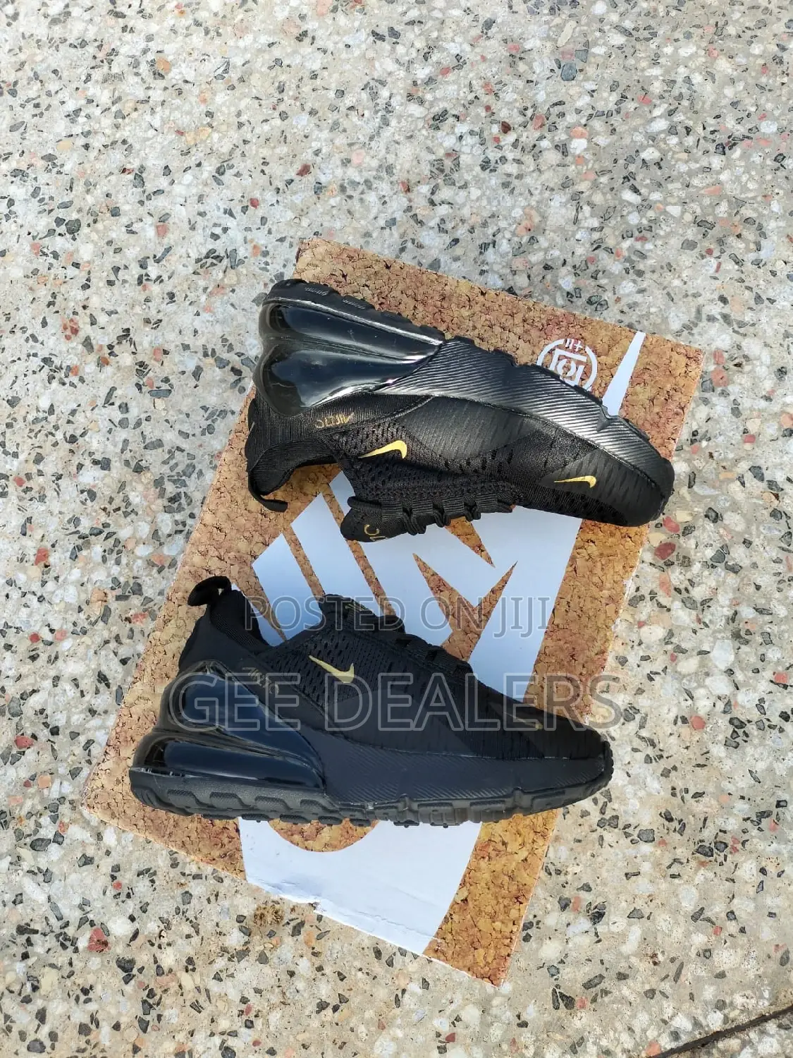 Black Nike Airmax 270