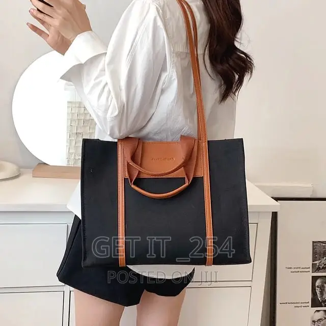 *Charles Keith Shalia Tote Bag Size : 35*11*26cm
