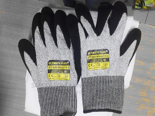 Protective Cut Resistant Gloves- Made Of High Material