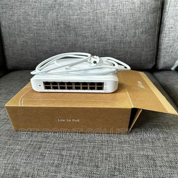 Ubiquiti 16port Switch 8gbe Poe+ Rj45 Ports(Usw-Lite-16-Poe)